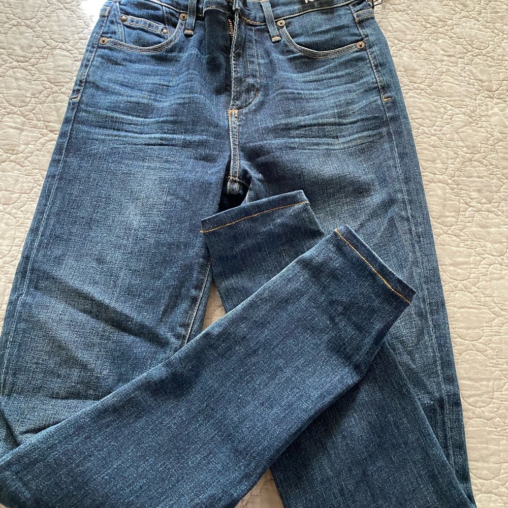 New with tags Citizen of Humanity Rocket denim. Size 25.